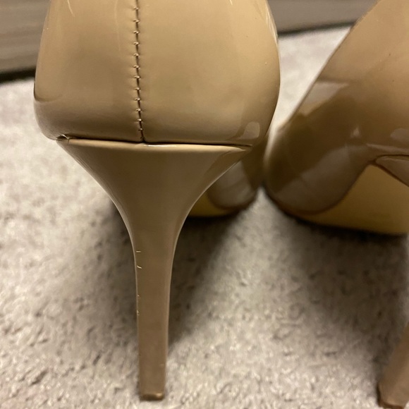 Nine West nude patent pump - Picture 4 of 4